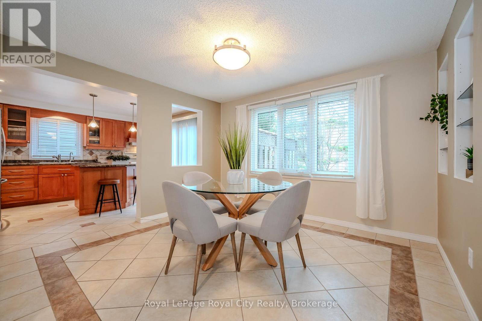 27 Shuh Avenue, Kitchener, Ontario  N2A 2Y1 - Photo 11 - X12045995