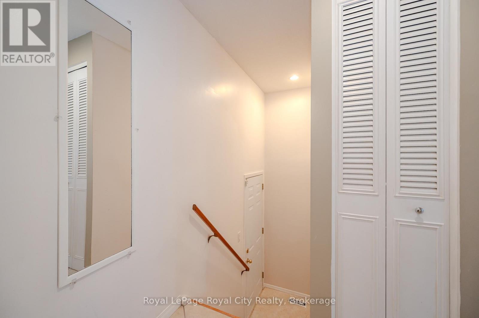 27 Shuh Avenue, Kitchener, Ontario  N2A 2Y1 - Photo 18 - X12045995
