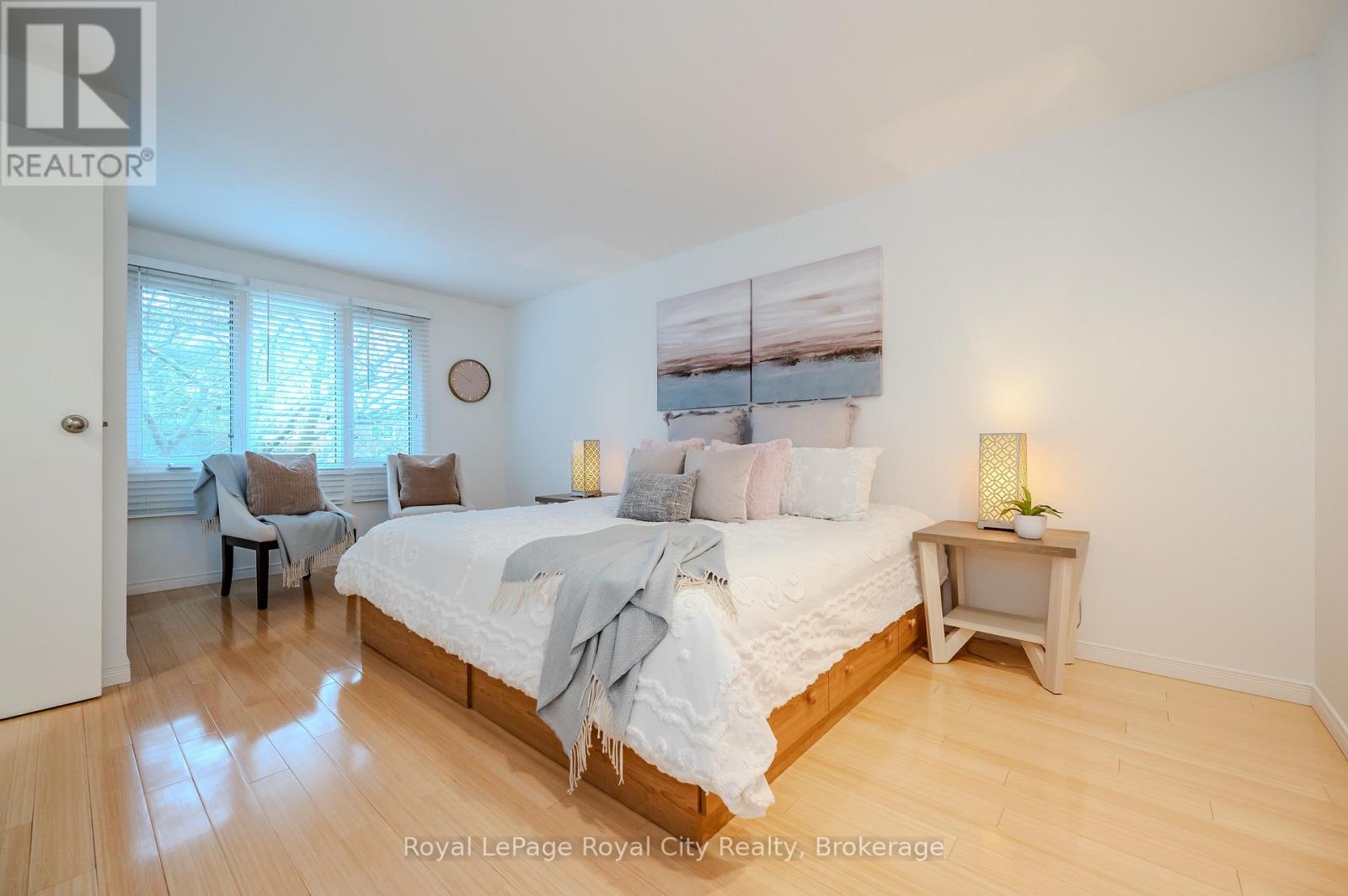 27 Shuh Avenue, Kitchener, Ontario  N2A 2Y1 - Photo 22 - X12045995