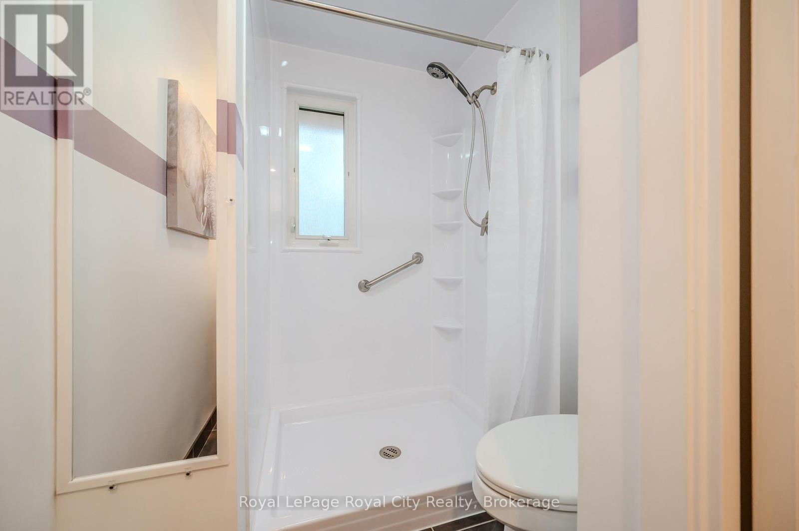 27 Shuh Avenue, Kitchener, Ontario  N2A 2Y1 - Photo 25 - X12045995