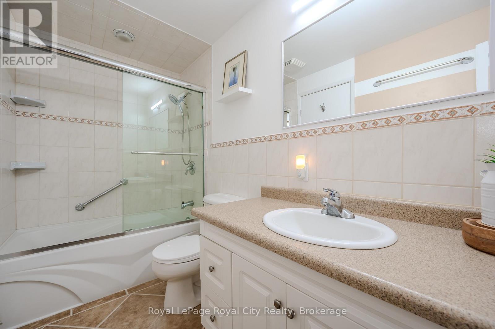 27 Shuh Avenue, Kitchener, Ontario  N2A 2Y1 - Photo 28 - X12045995