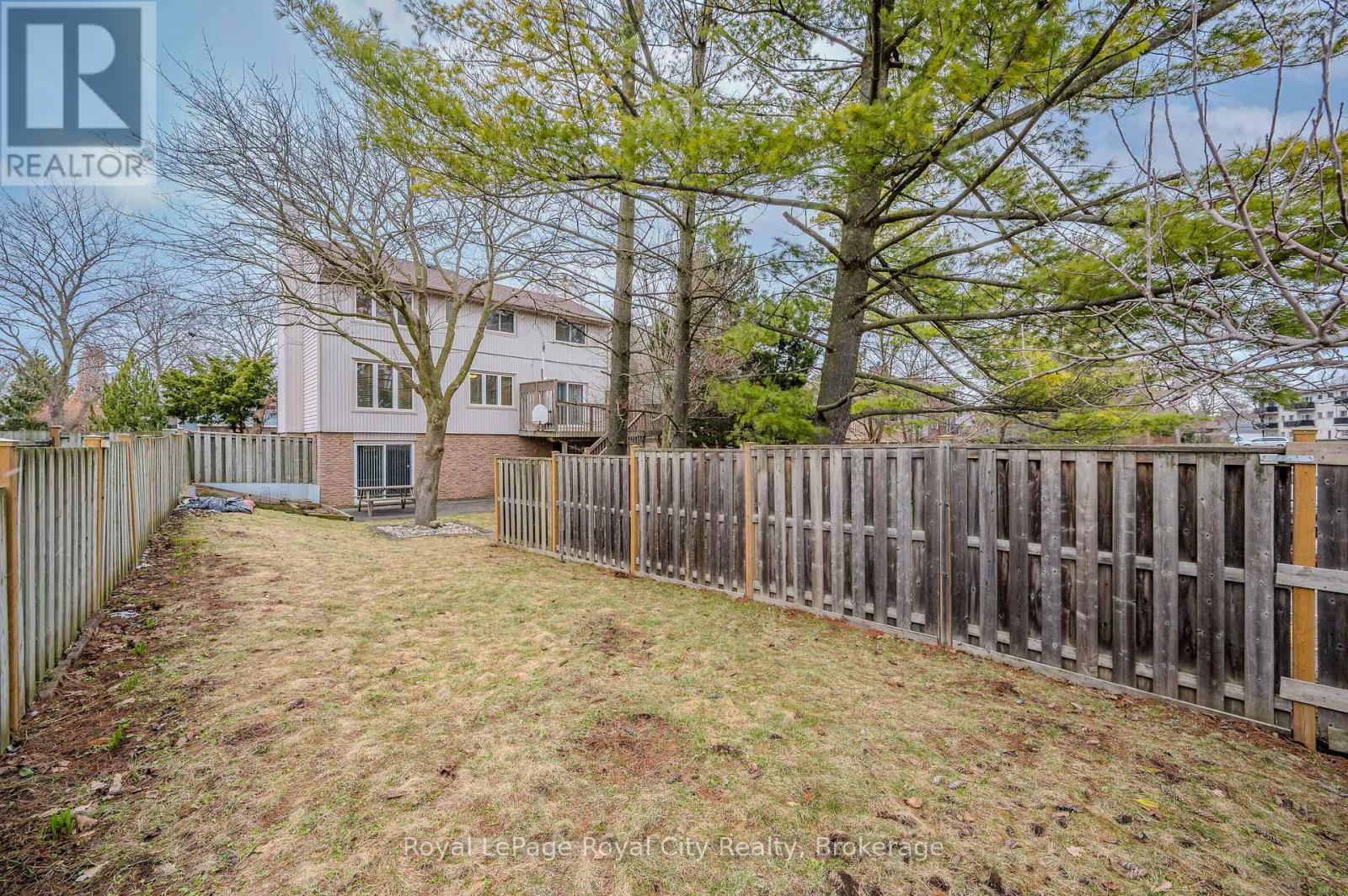 27 Shuh Avenue, Kitchener, Ontario  N2A 2Y1 - Photo 37 - X12045995