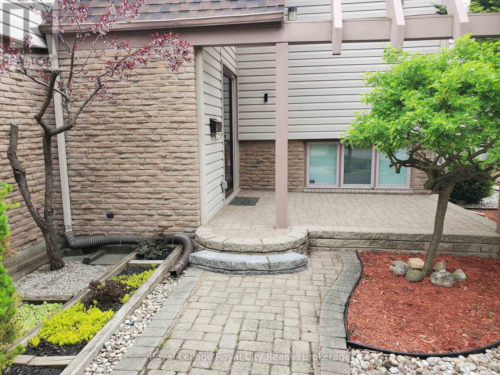 27 Shuh Avenue, Kitchener, Ontario  N2A 2Y1 - Photo 45 - X12045995
