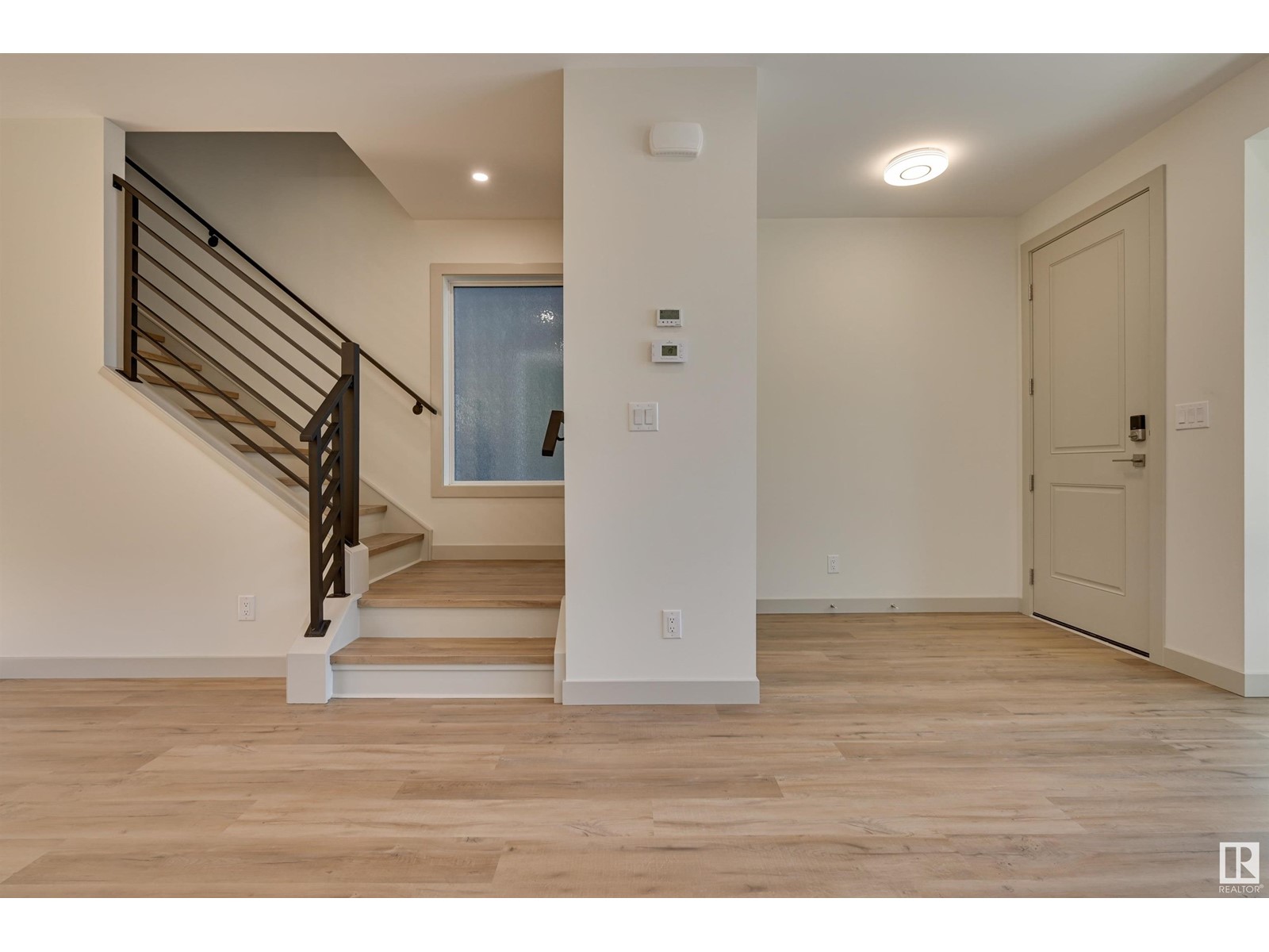 Property at 11442 70 ST NW image 1