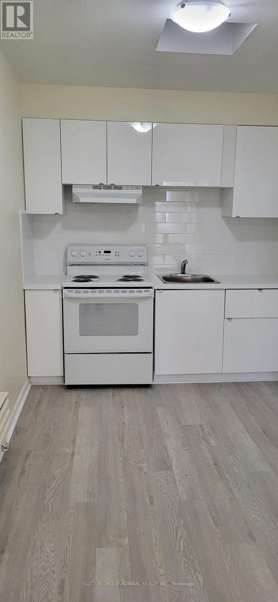 2839 Bathurst Street, Toronto, Ontario  M6B 3A4 - Photo 18 - C12046061