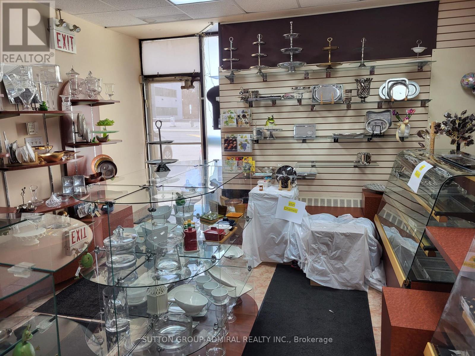 2839 Bathurst Street, Toronto, Ontario  M6B 3A4 - Photo 9 - C12046061