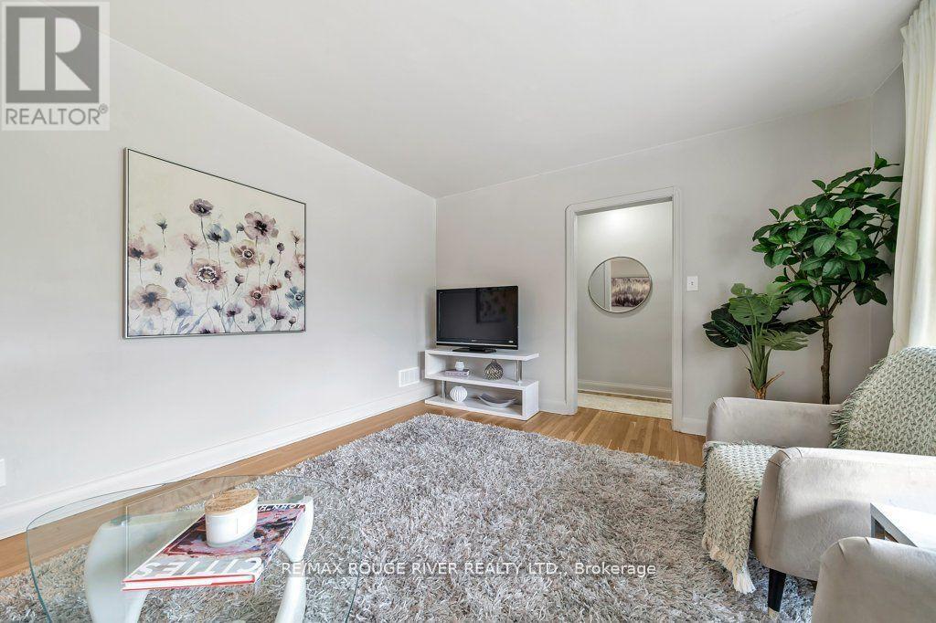 Property at 786 MARY STREET N image 5