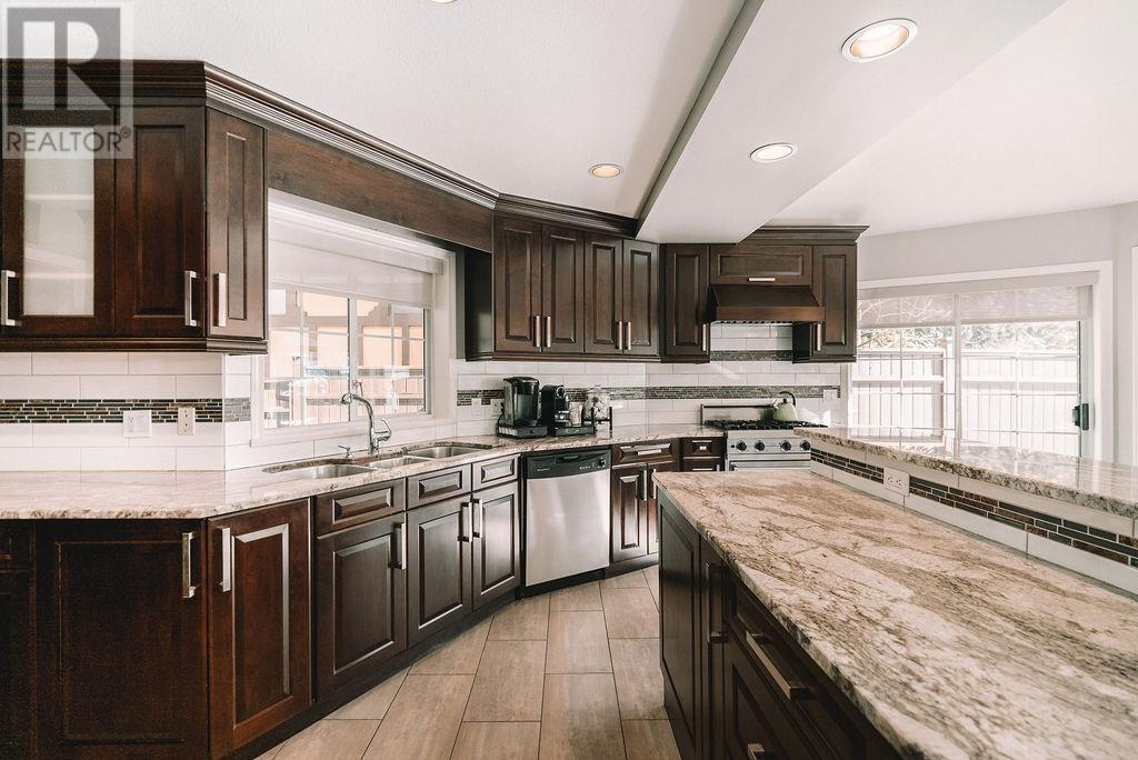 Property at 806 SPRICE AVENUE image 4