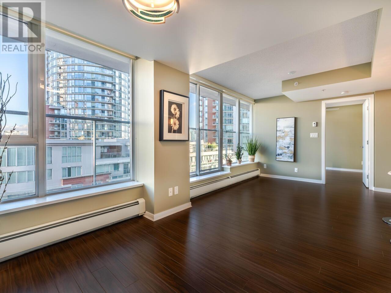 Listing Picture 10 of 25 : 807 633 ABBOTT STREET, Vancouver / 溫哥華 - 魯藝地產 Yvonne Lu Group - MLS Medallion Club Member