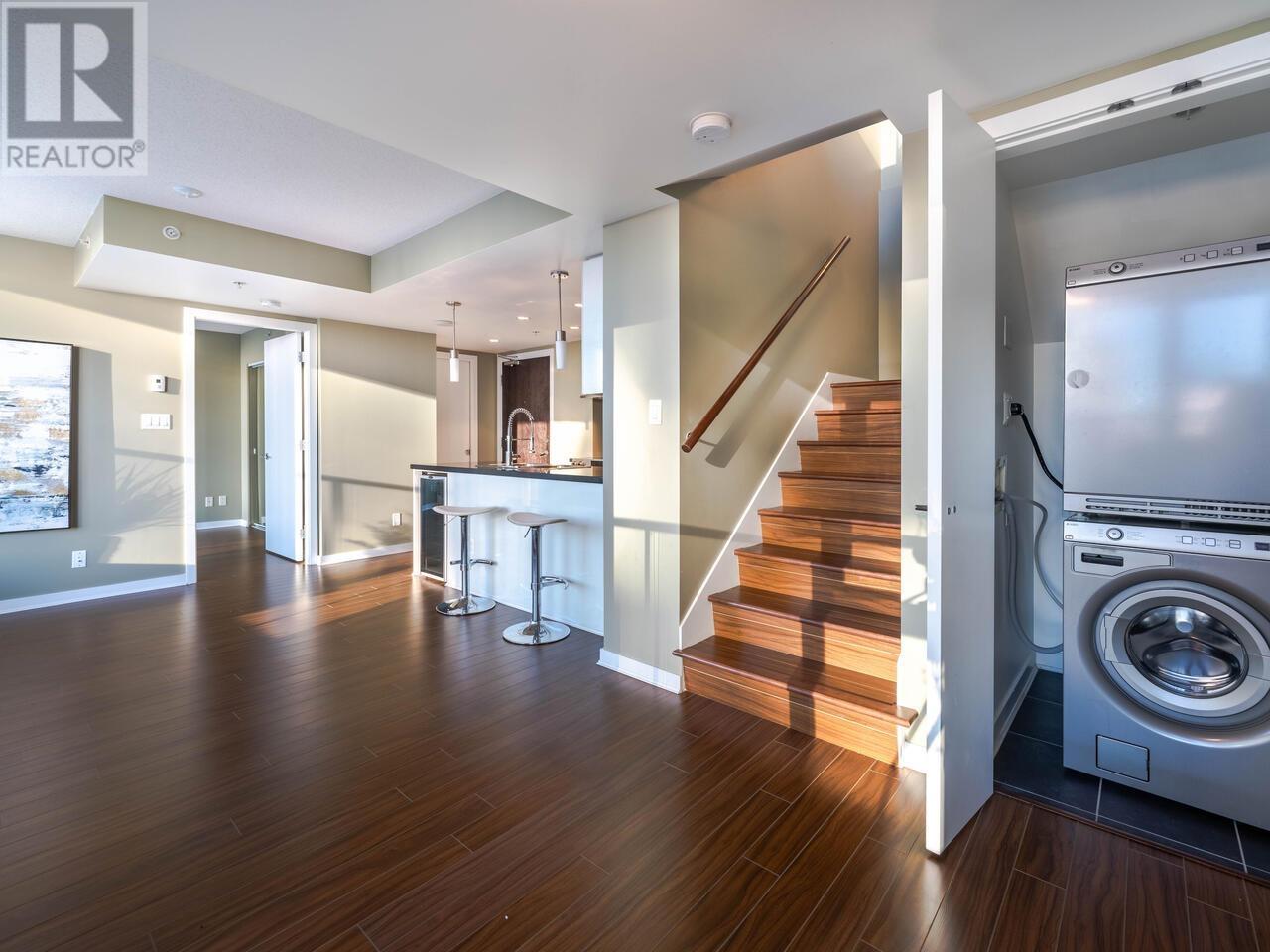 Listing Picture 11 of 25 : 807 633 ABBOTT STREET, Vancouver / 溫哥華 - 魯藝地產 Yvonne Lu Group - MLS Medallion Club Member