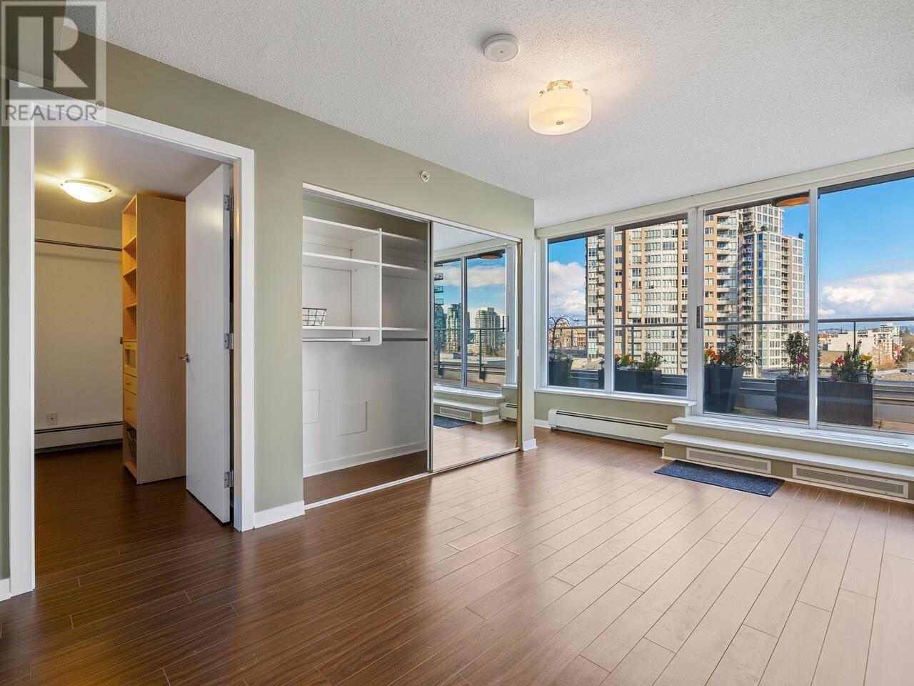 Listing Picture 14 of 25 : 807 633 ABBOTT STREET, Vancouver / 溫哥華 - 魯藝地產 Yvonne Lu Group - MLS Medallion Club Member