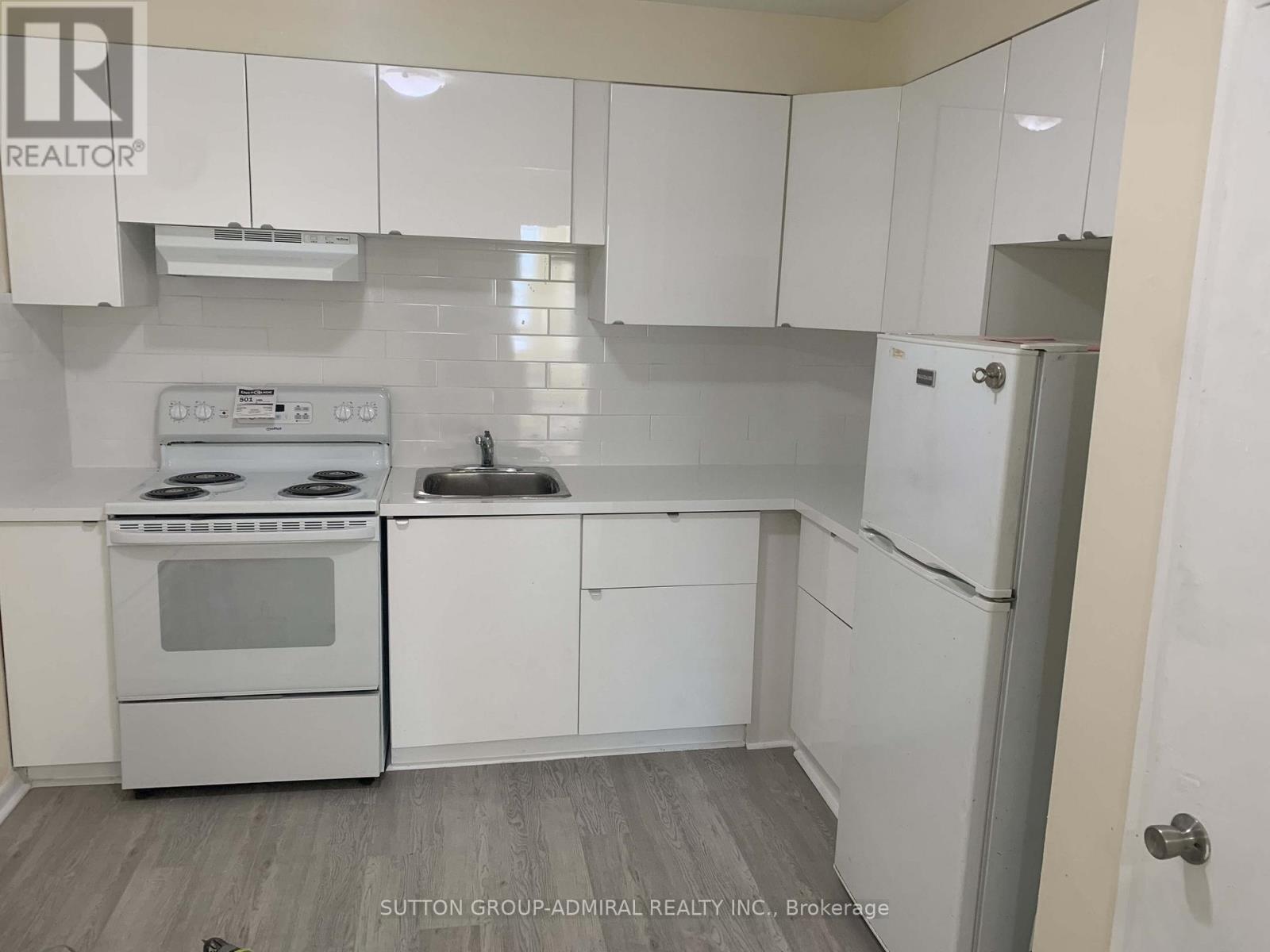 2839 Bathurst Street, Toronto, Ontario  M6B 3A4 - Photo 16 - C12046106