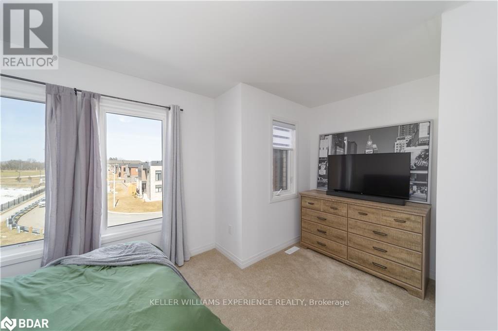 123 Fairlane Avenue, Barrie (Innis-Shore), Ontario  L9J 0M5 - Photo 4 - S12046113