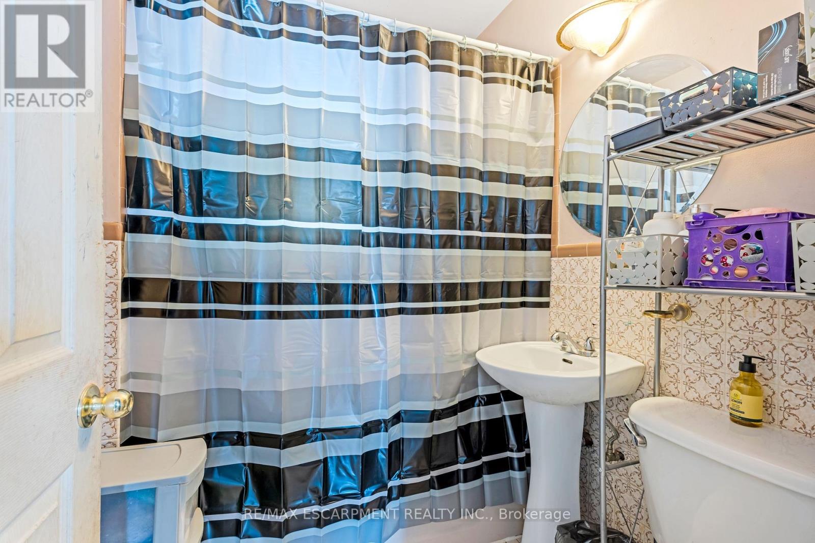 24 Eaton Place, Hamilton, Ontario  L8H 1N7 - Photo 14 - X12046096