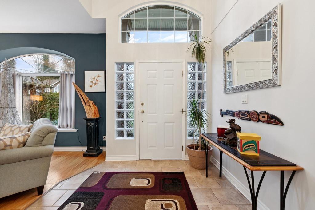 33071 Hawthorne Avenue, Mission, British Columbia  V2V 6Z1 - Photo 4 - R2982754
