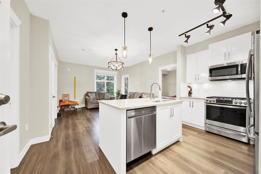 406 11077 Ravine Road, Surrey, British Columbia  V3T 0R7 - Photo 3 - R2981632