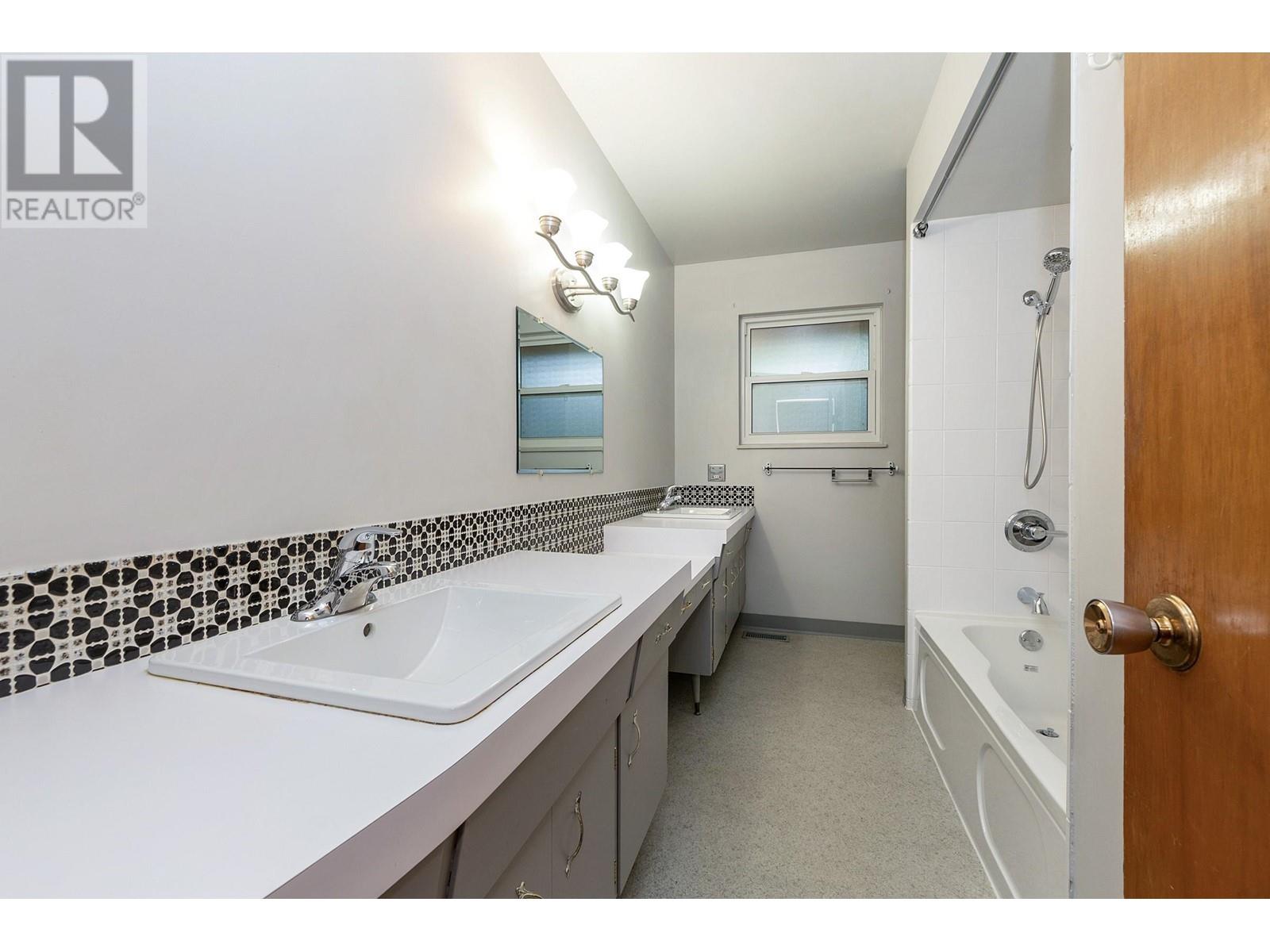 1941 Jasper Court, Coquitlam, British Columbia  V3J 2B4 - Photo 14 - R2981575