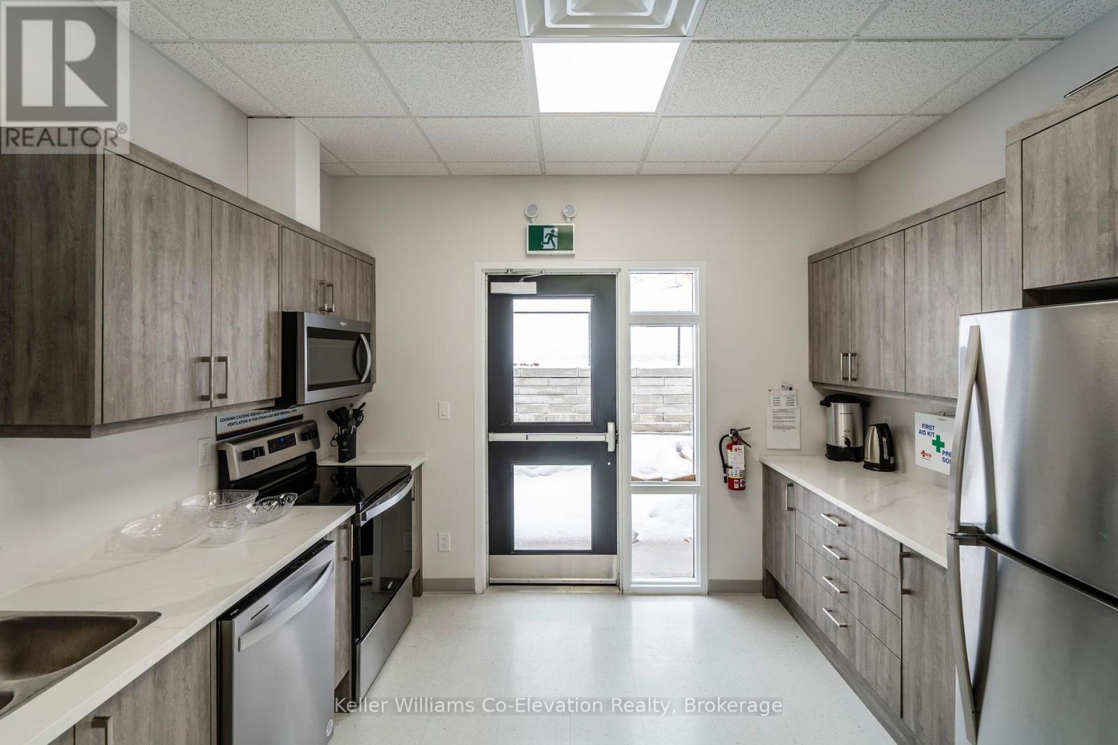 18 Durham Drive, Penetanguishene, Ontario  L9M 0A6 - Photo 22 - S12046122