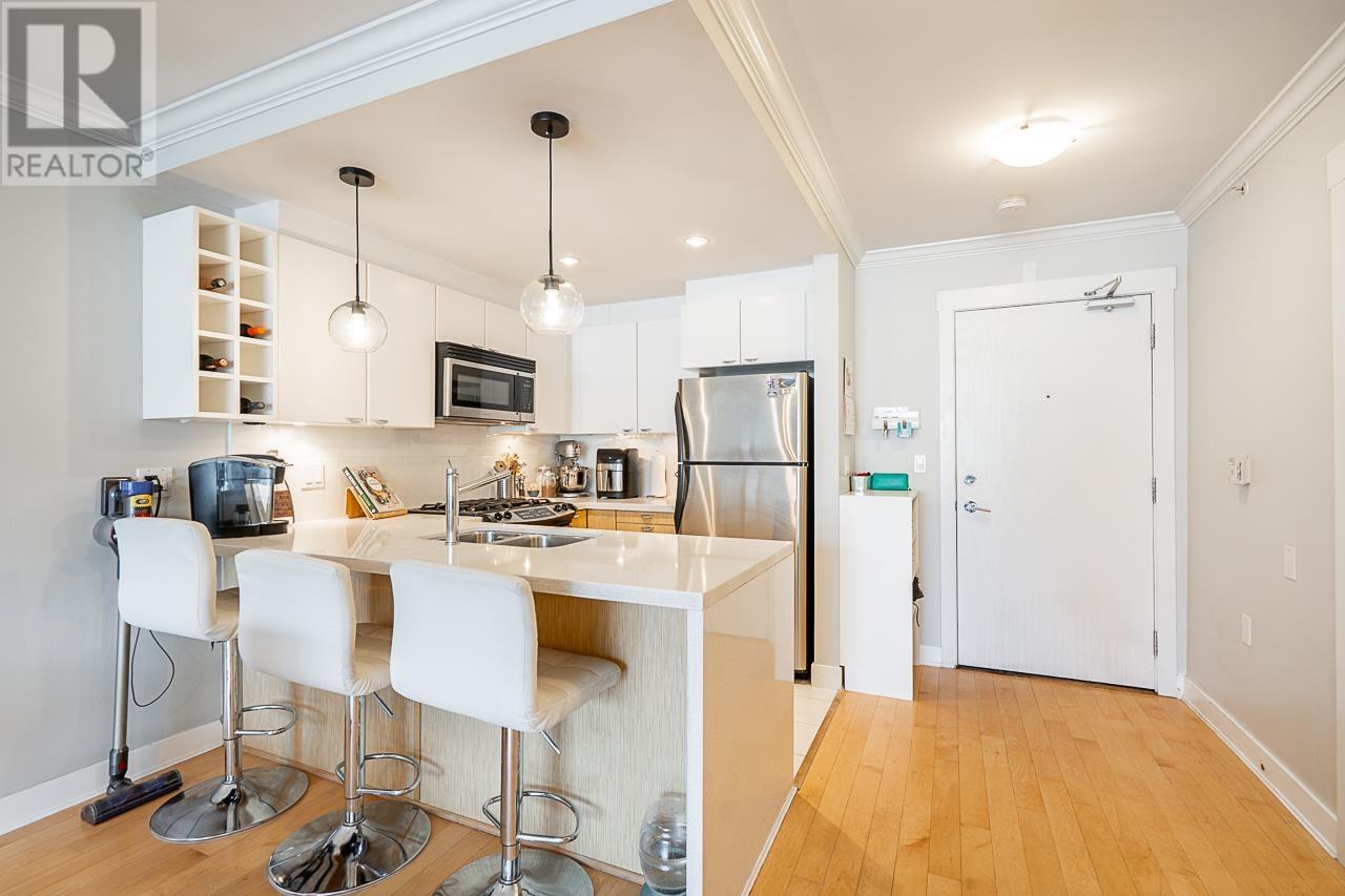 504 160 W 3rd Street, North Vancouver, British Columbia  V7M 0A9 - Photo 3 - R2982724
