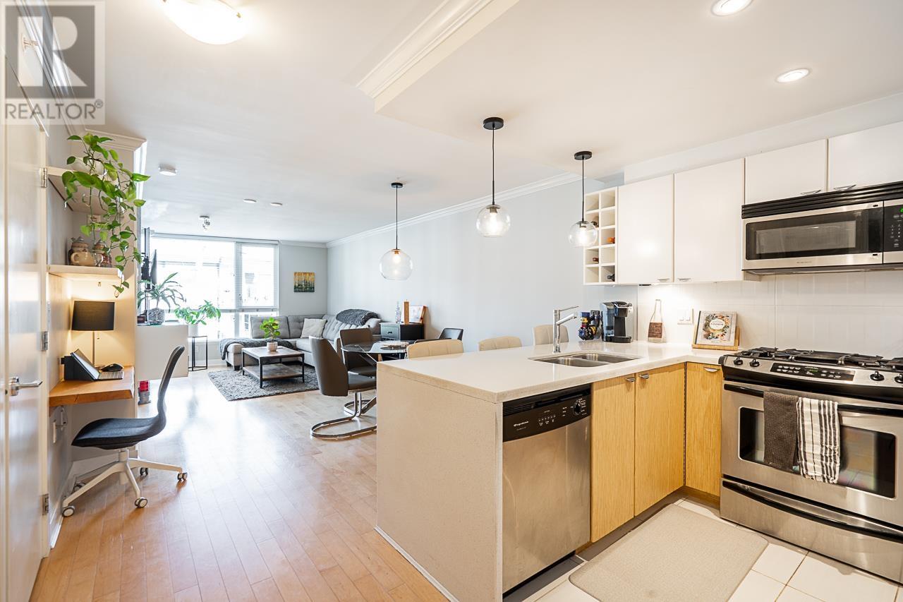 504 160 W 3rd Street, North Vancouver, British Columbia  V7M 0A9 - Photo 4 - R2982724