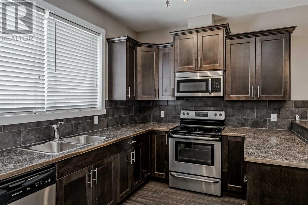 Property at 64 Skyview Ranch Gardens NE image 3
