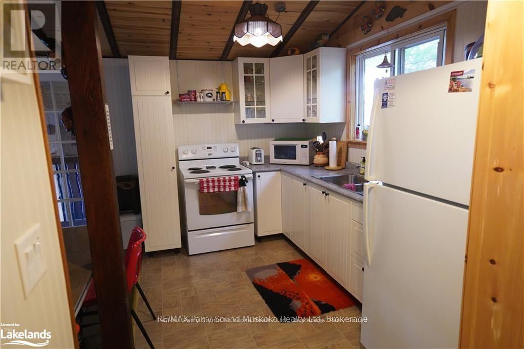 121 Healey, The Archipelago, Ontario  P2A 2W8 - Photo 6 - X12029590