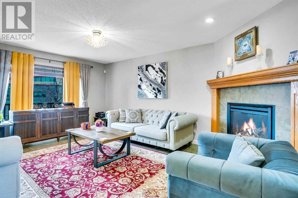 Property at 204 Everbrook Way SW image 5
