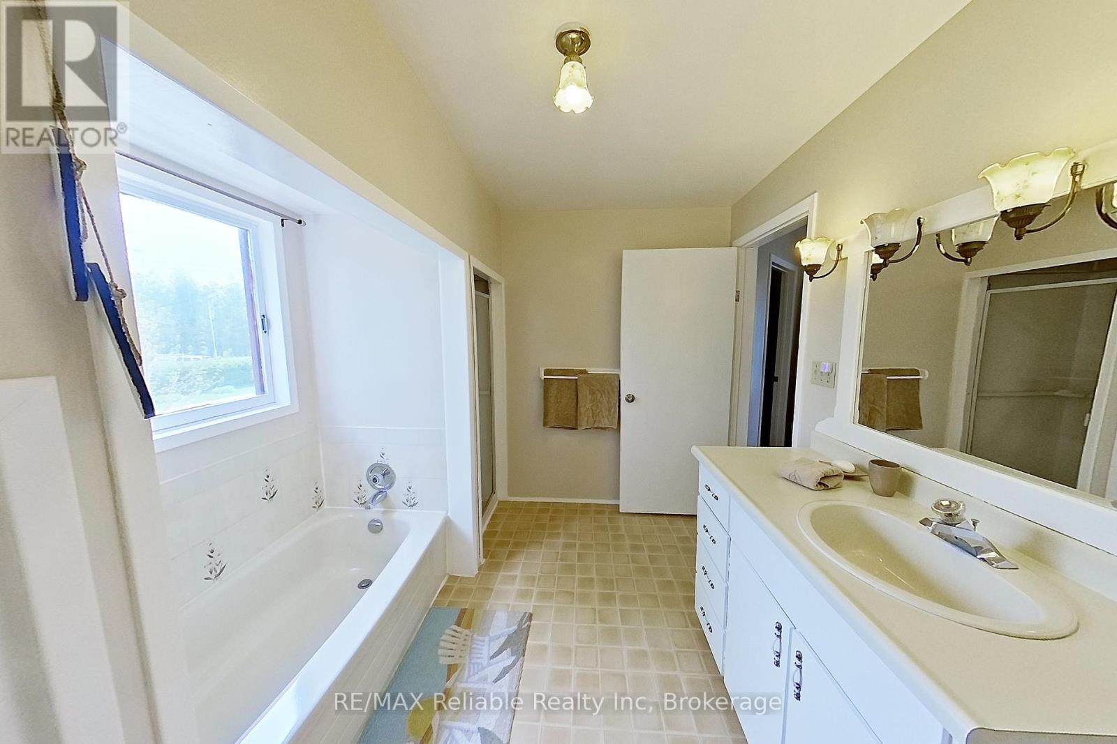 74431 Woodland Drive, Bluewater, Ontario  N0M 1G0 - Photo 34 - X12046158