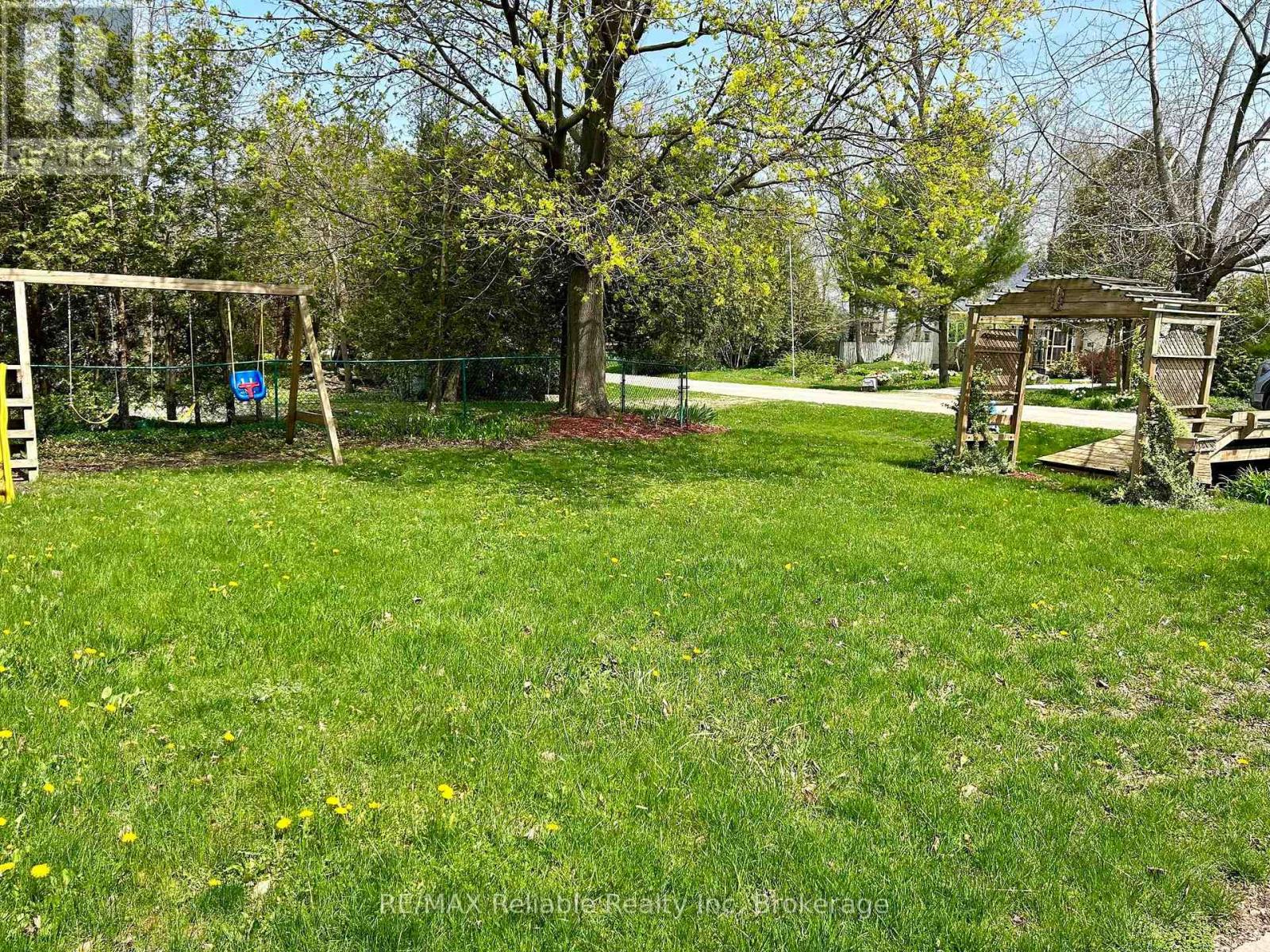 74431 Woodland Drive, Bluewater, Ontario  N0M 1G0 - Photo 6 - X12046158