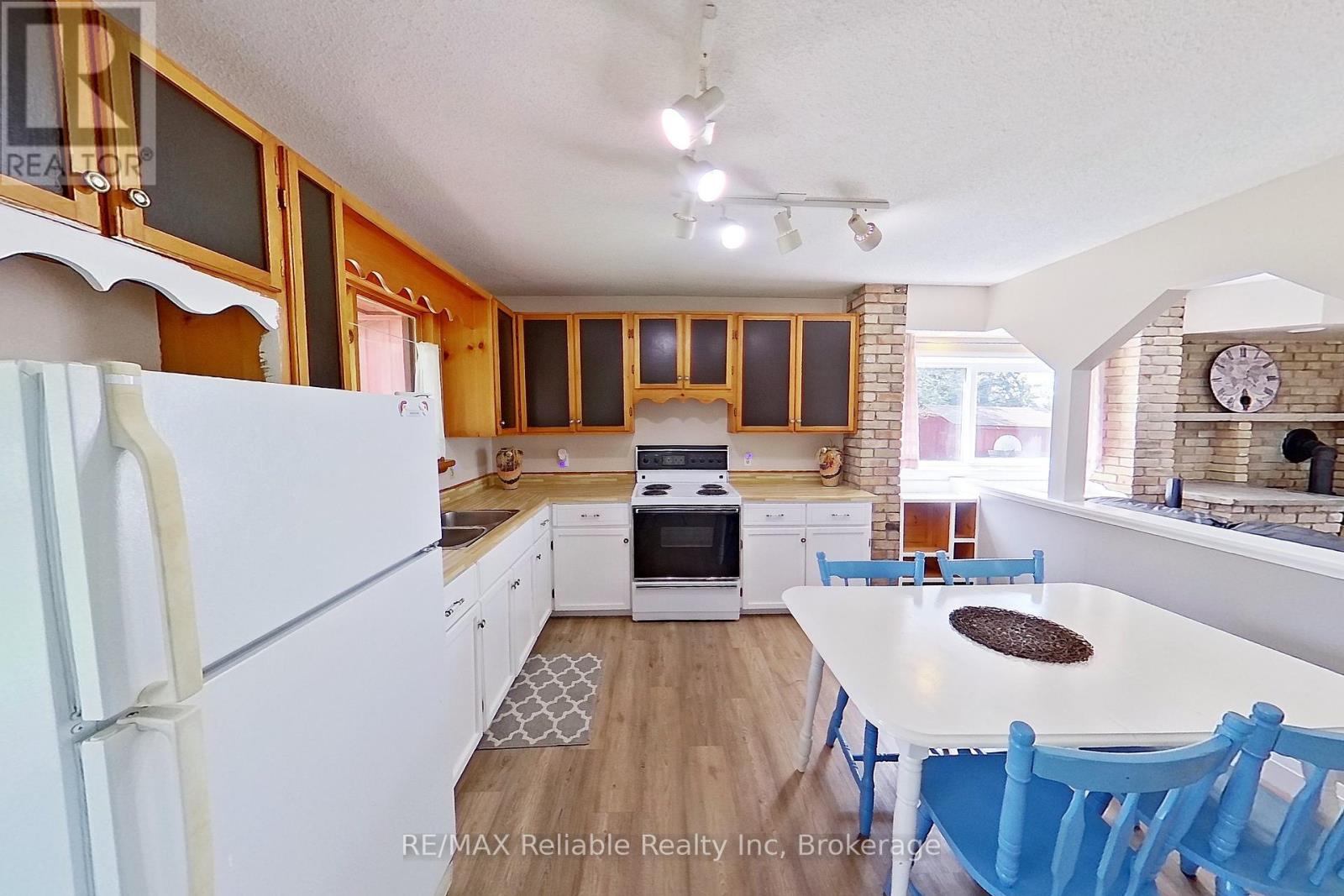 74431 Woodland Drive, Bluewater, Ontario  N0M 1G0 - Photo 9 - X12046158