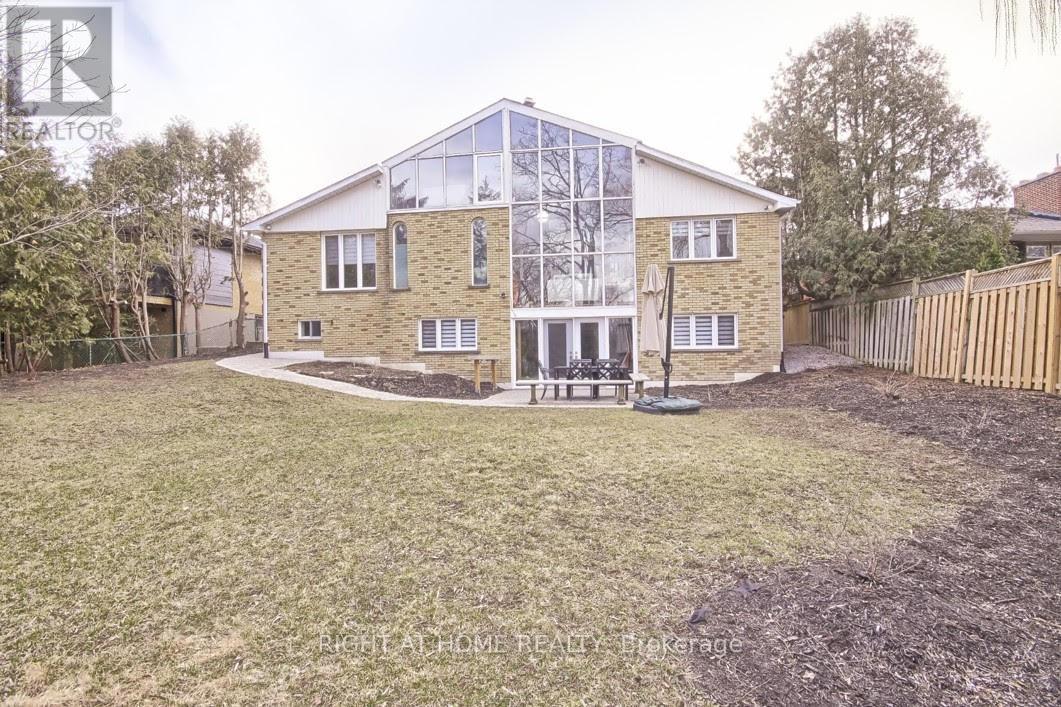 122 Elvaston Drive, Toronto, Ontario  M4A 1N6 - Photo 2 - C12046189