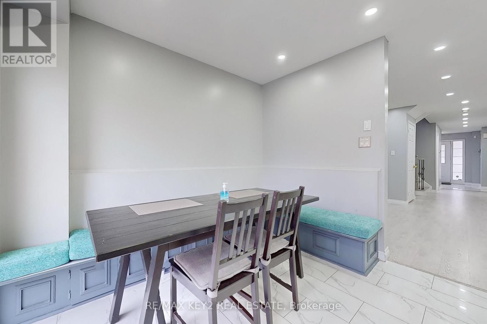 1609 Avonmore Square, Pickering, Ontario  L1V 7H4 - Photo 5 - E12046188