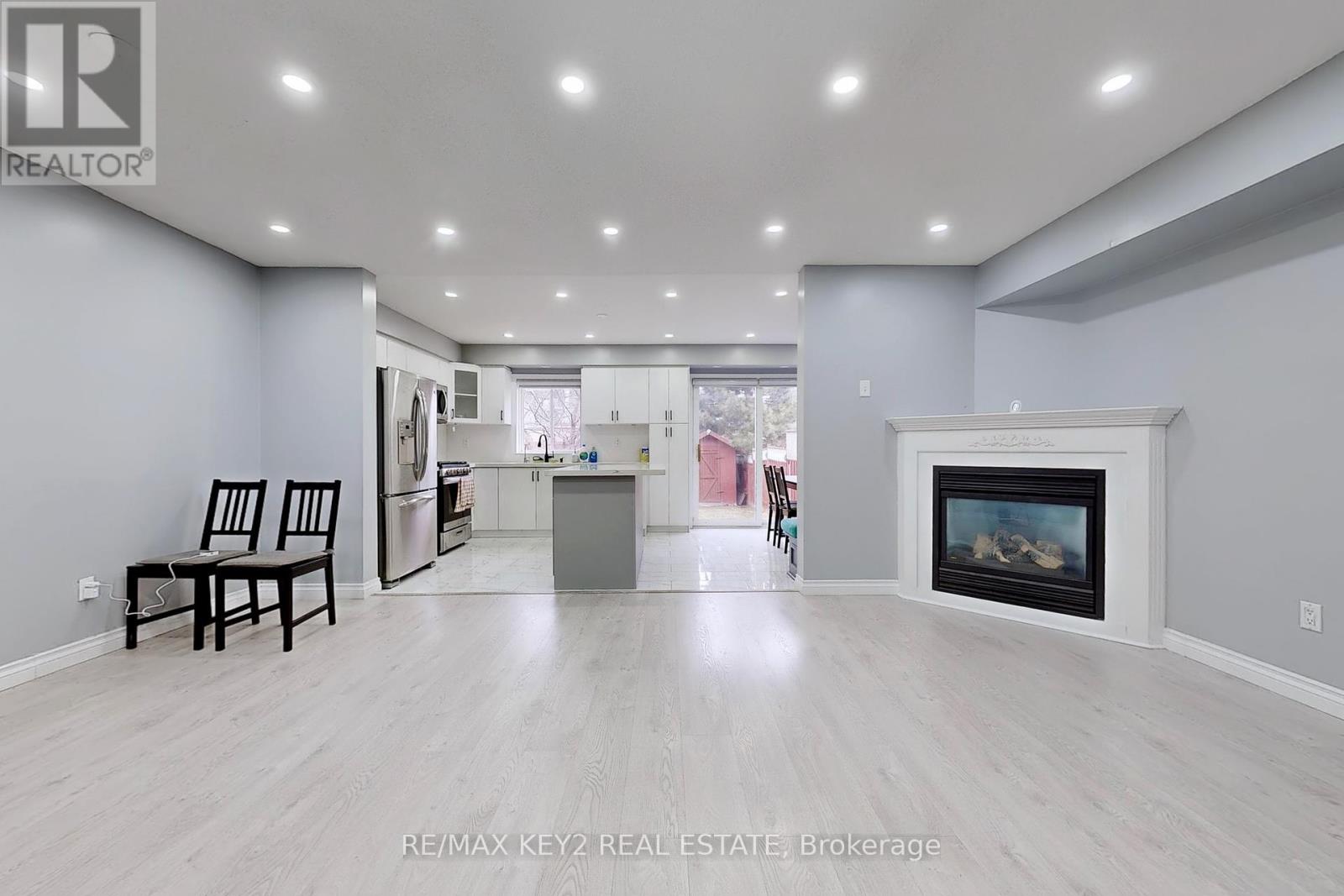 1609 Avonmore Square, Pickering, Ontario  L1V 7H4 - Photo 7 - E12046188