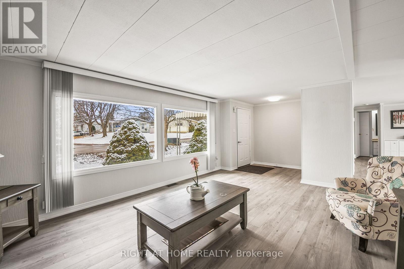 56 Flora Drive, Innisfil, Ontario  L9S 1R1 - Photo 3 - N12046162
