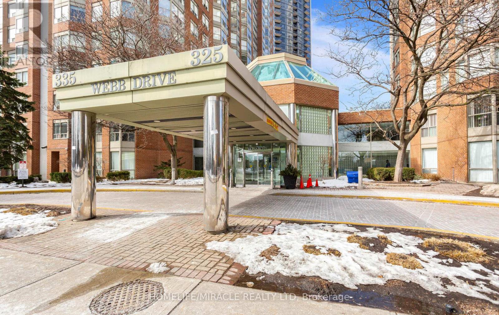 811 - 325 Webb Drive, Mississauga, Ontario  L4T 2J7 - Photo 2 - W12046180