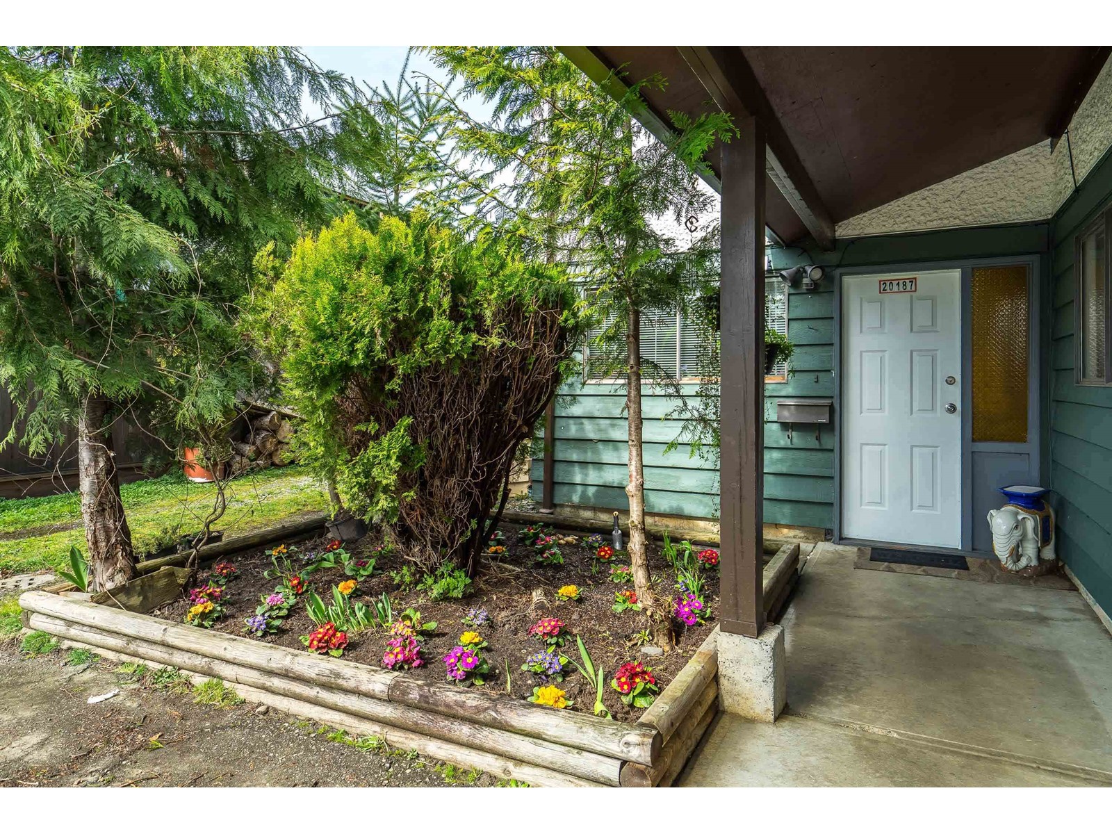 Property at 20187 53 AVENUE image 2