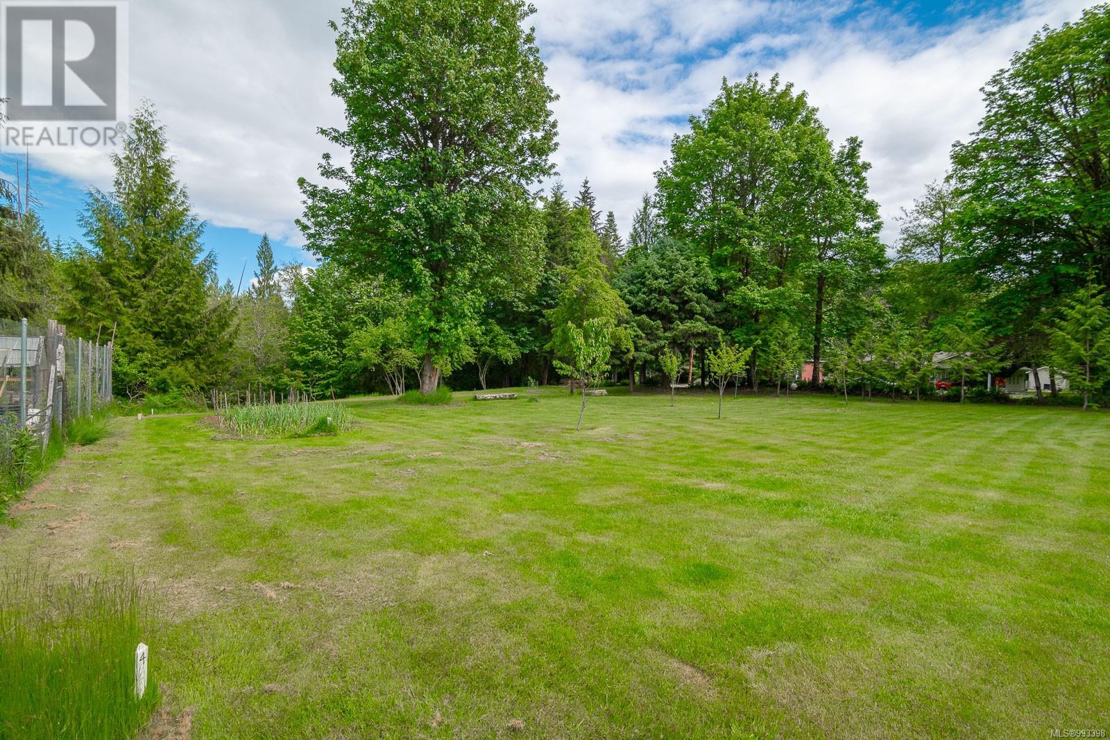 Property at 5817 Compton Rd image 4