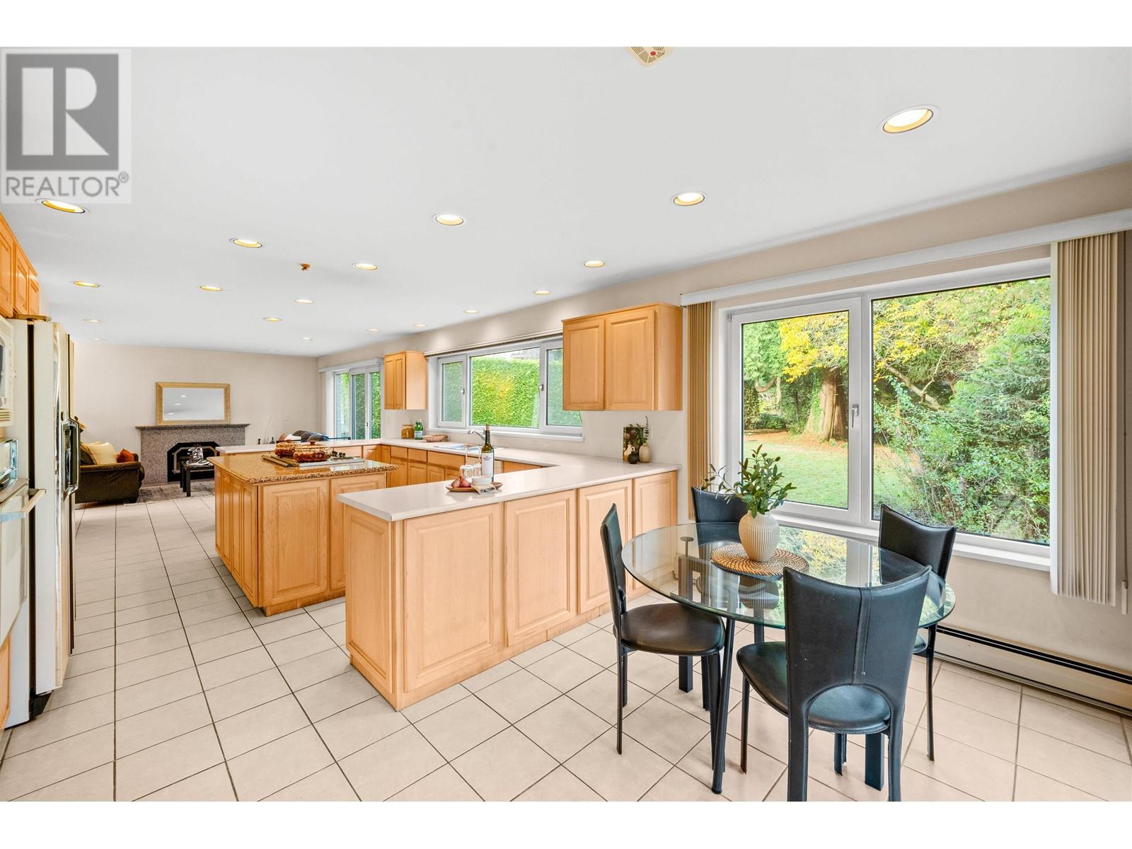 2279 Leclair Drive, Coquitlam, British Columbia  V3K 6P5 - Photo 8 - R2982843