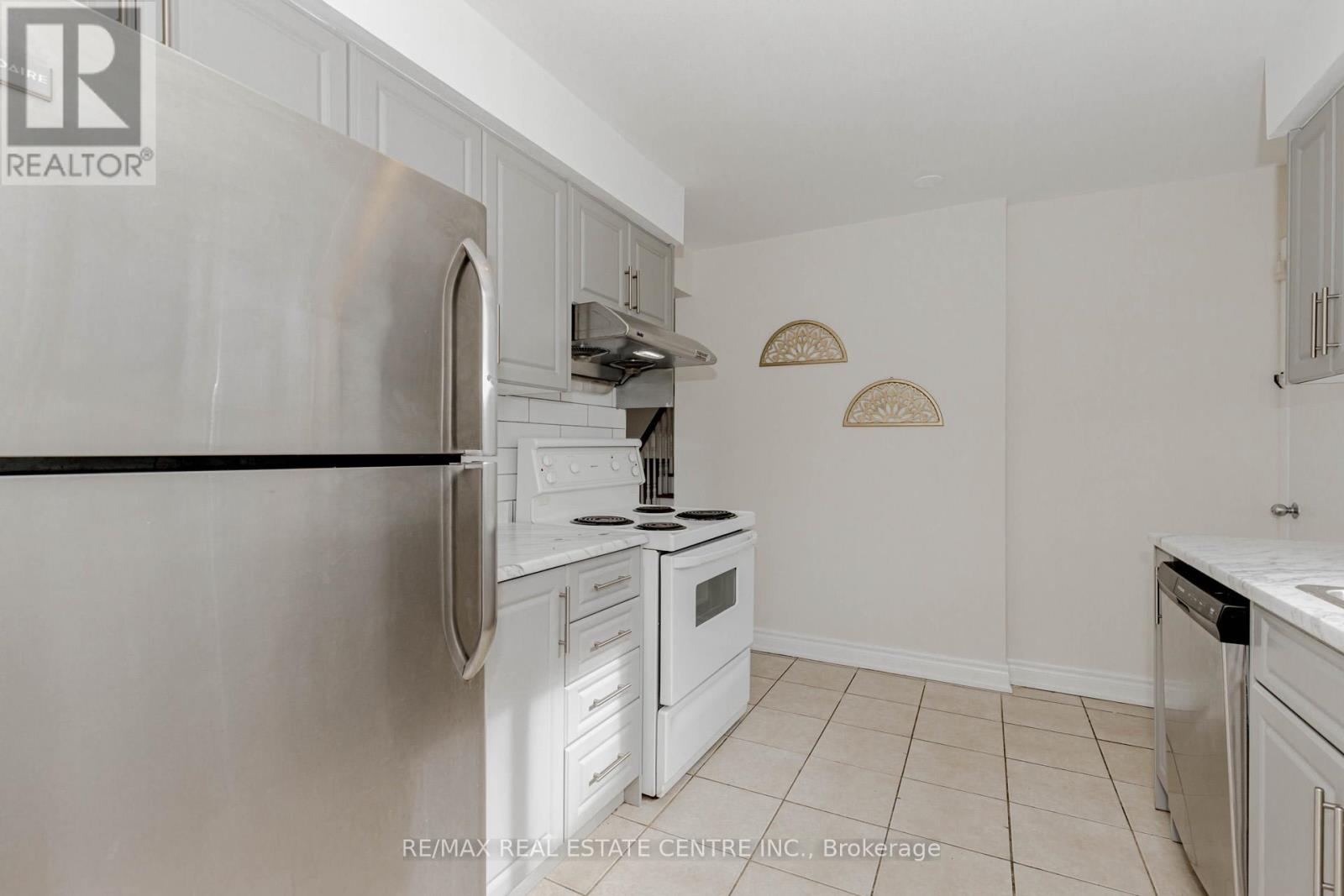 Property at 15 BENTON STREET image 4