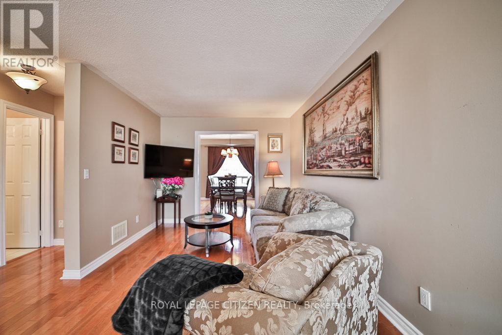 Property at 9 HARTNELL SQUARE image 5