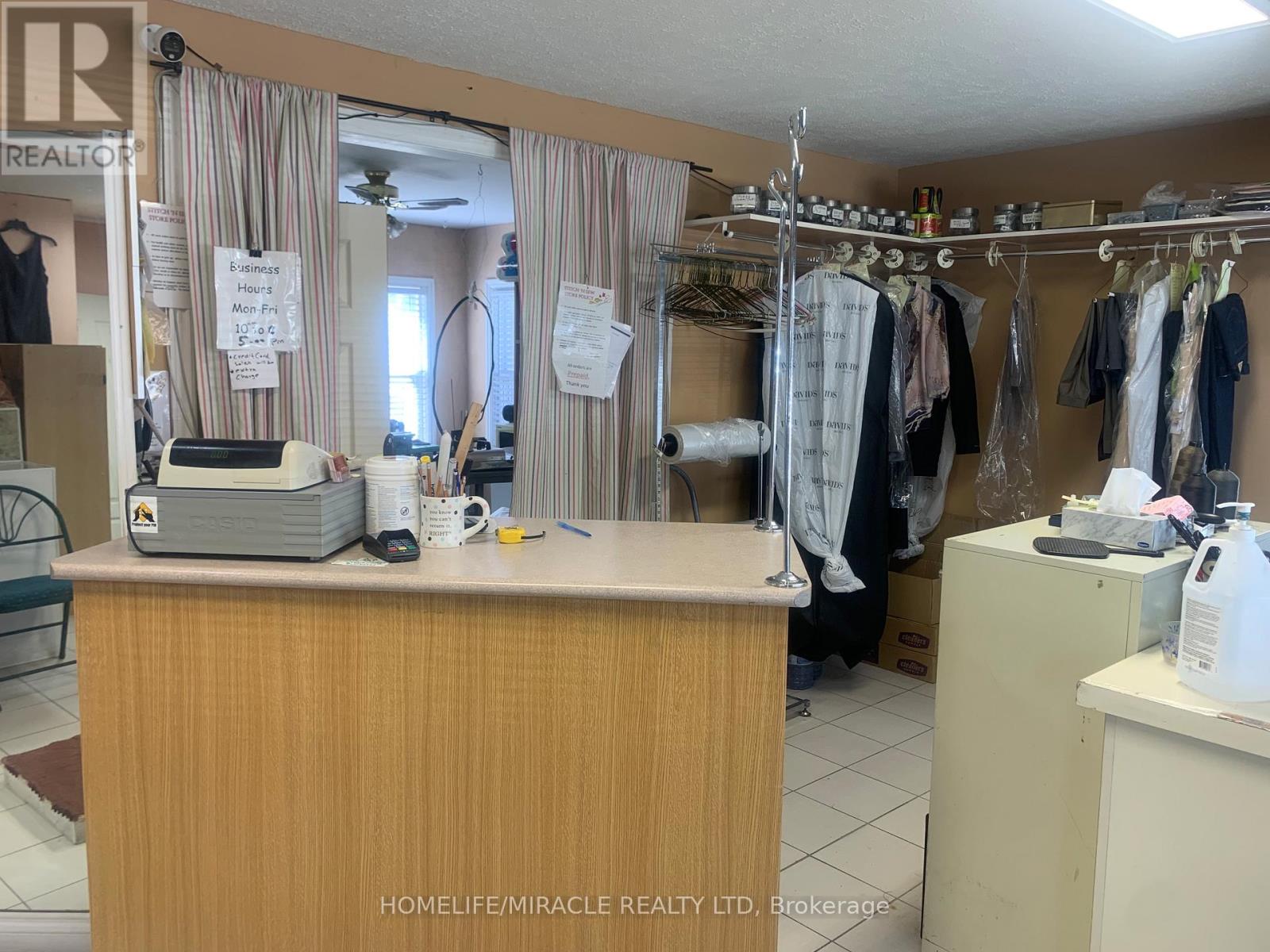 2 MUNCH AVENUE, Cambridge, Ontario