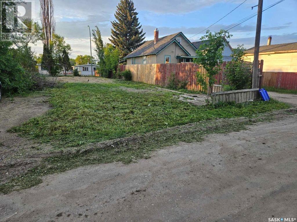 1147 14th Street W, Prince Albert, Saskatchewan  S6V 3M7 - Photo 5 - SK999932