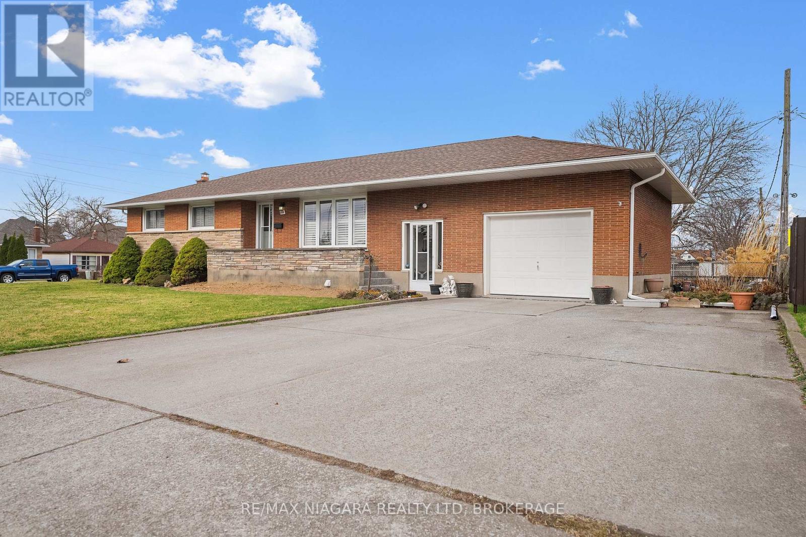 Property at 160 ELGIN STREET image 2
