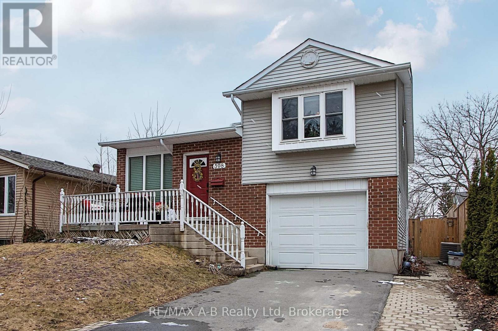 Property at 398 DAYNA CRESCENT image 1