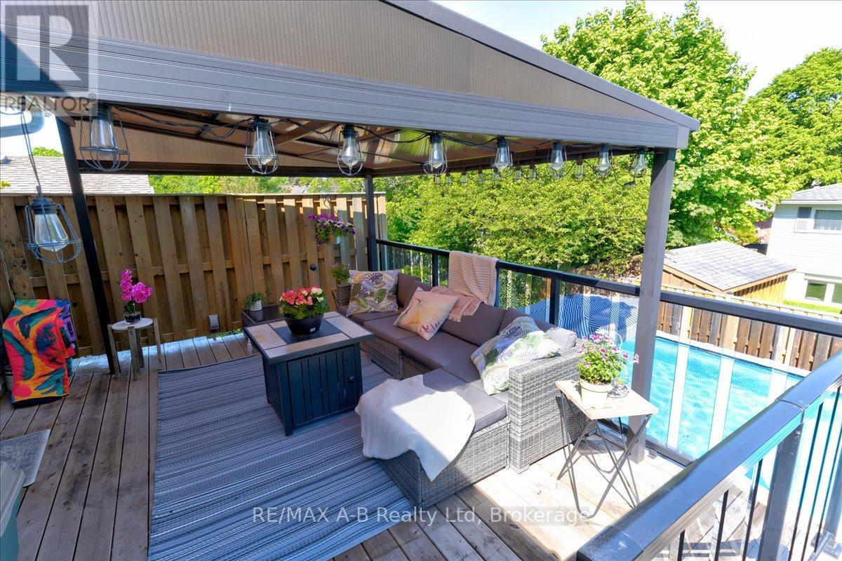 398 Dayna Crescent, Waterloo, Ontario  N2K 3K9 - Photo 13 - X12046369