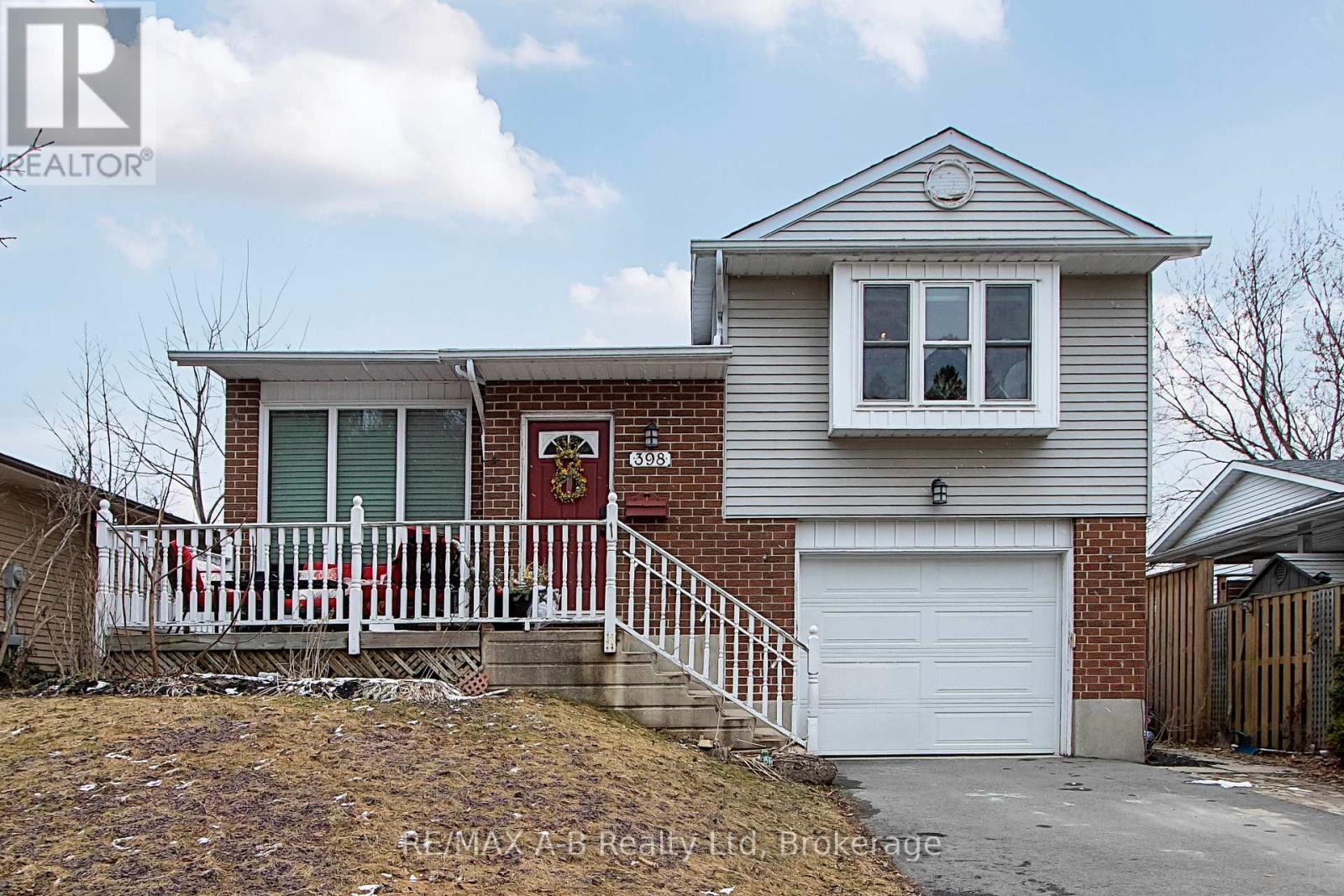Property at 398 DAYNA CRESCENT image 2