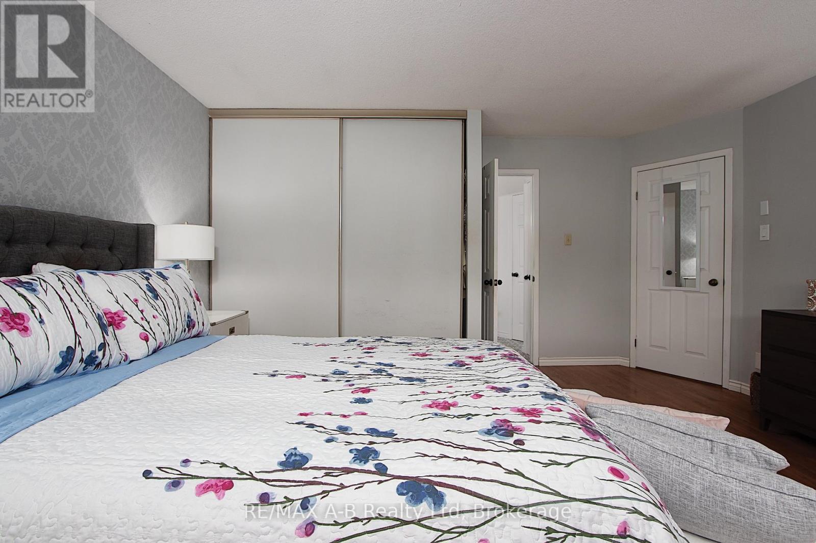 398 Dayna Crescent, Waterloo, Ontario  N2K 3K9 - Photo 22 - X12046369