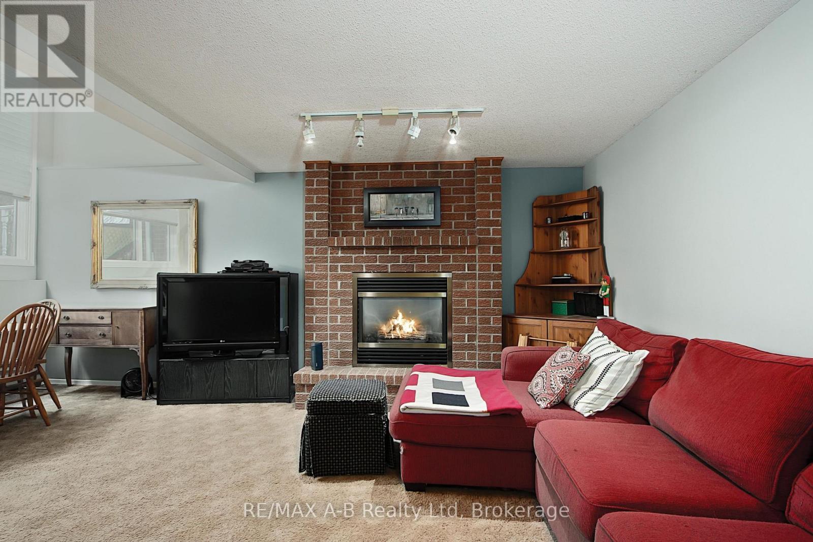 398 Dayna Crescent, Waterloo, Ontario  N2K 3K9 - Photo 26 - X12046369