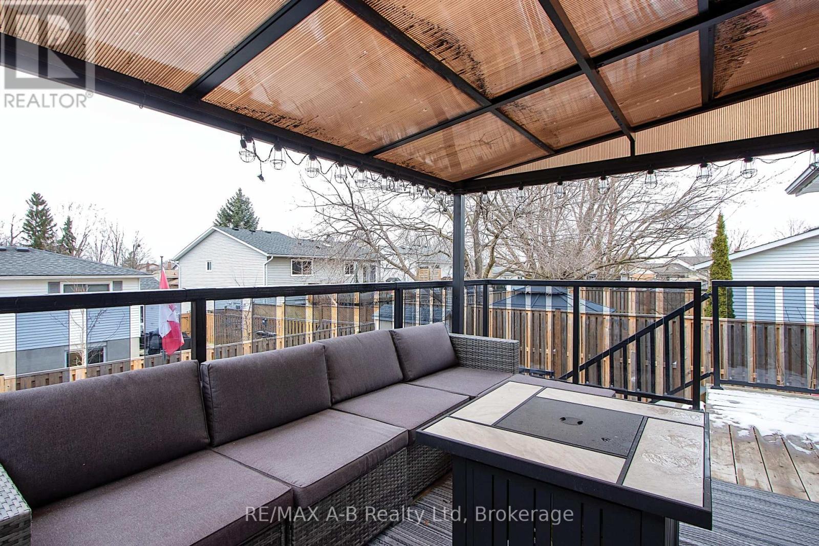 398 Dayna Crescent, Waterloo, Ontario  N2K 3K9 - Photo 33 - X12046369