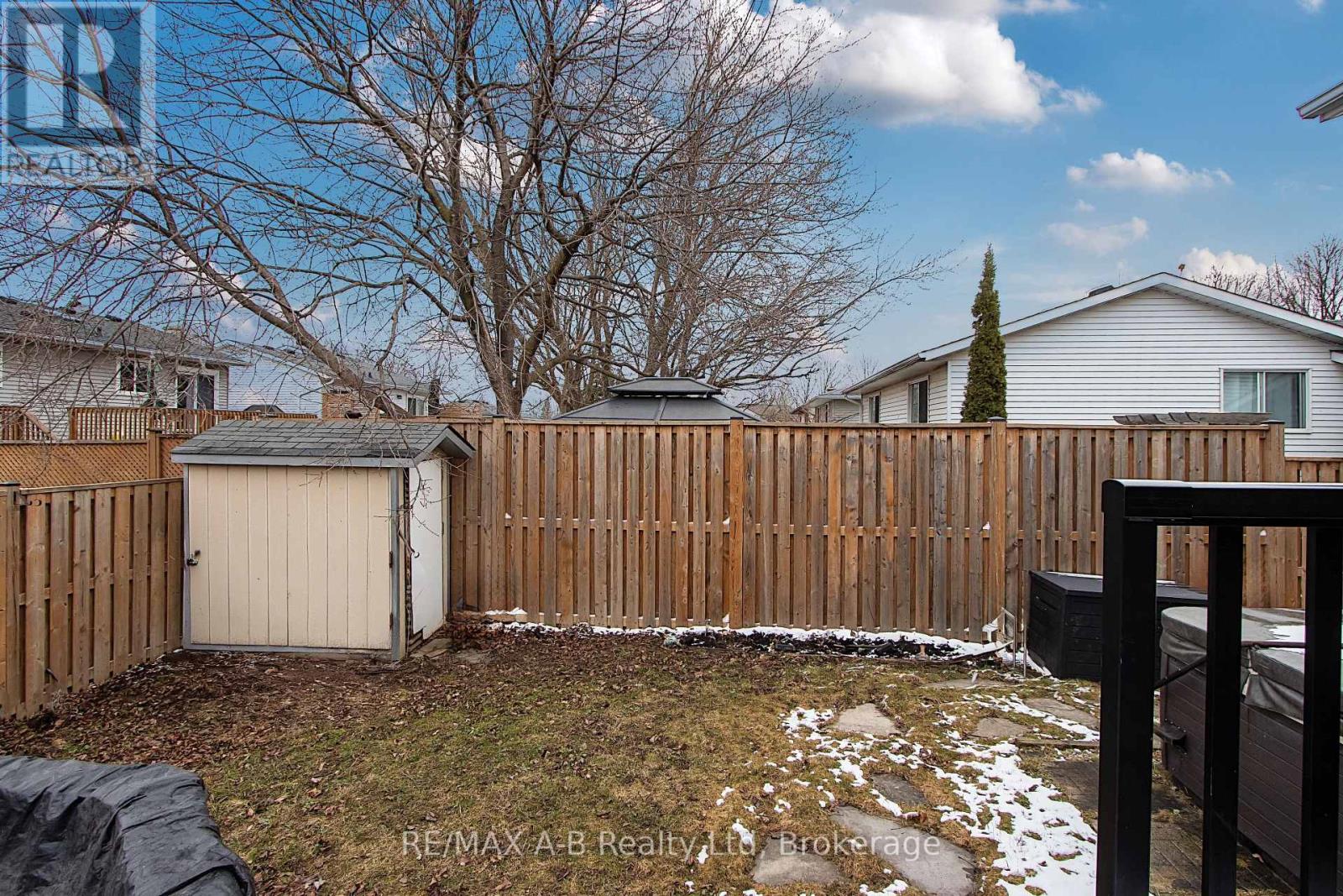 398 Dayna Crescent, Waterloo, Ontario  N2K 3K9 - Photo 36 - X12046369
